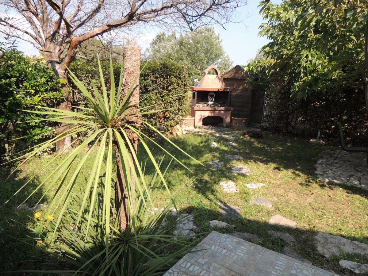 Lagoon Beach House Nea Poteidaia Exterior photo